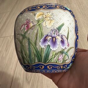 Prestige Fine Porcelain Iris Vase - Excellent Condition